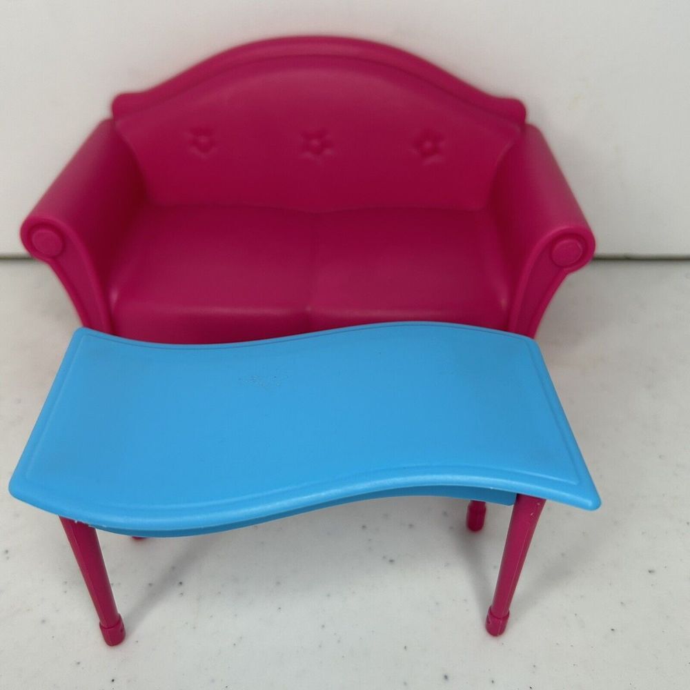 Lot Of 2009 Mattel Doll Furniture Pink Couch And Blue Coffee Table‎